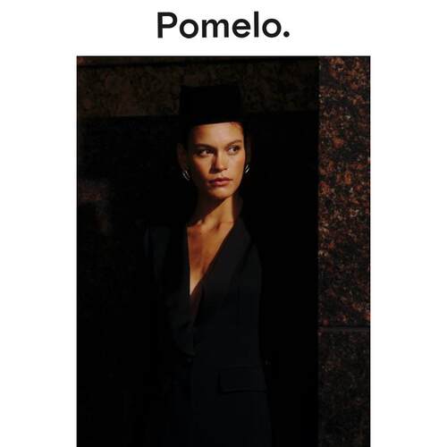 Pomelo 通勤风黑色深V西装女翻领质感显瘦通勤易搭气质短款外套
