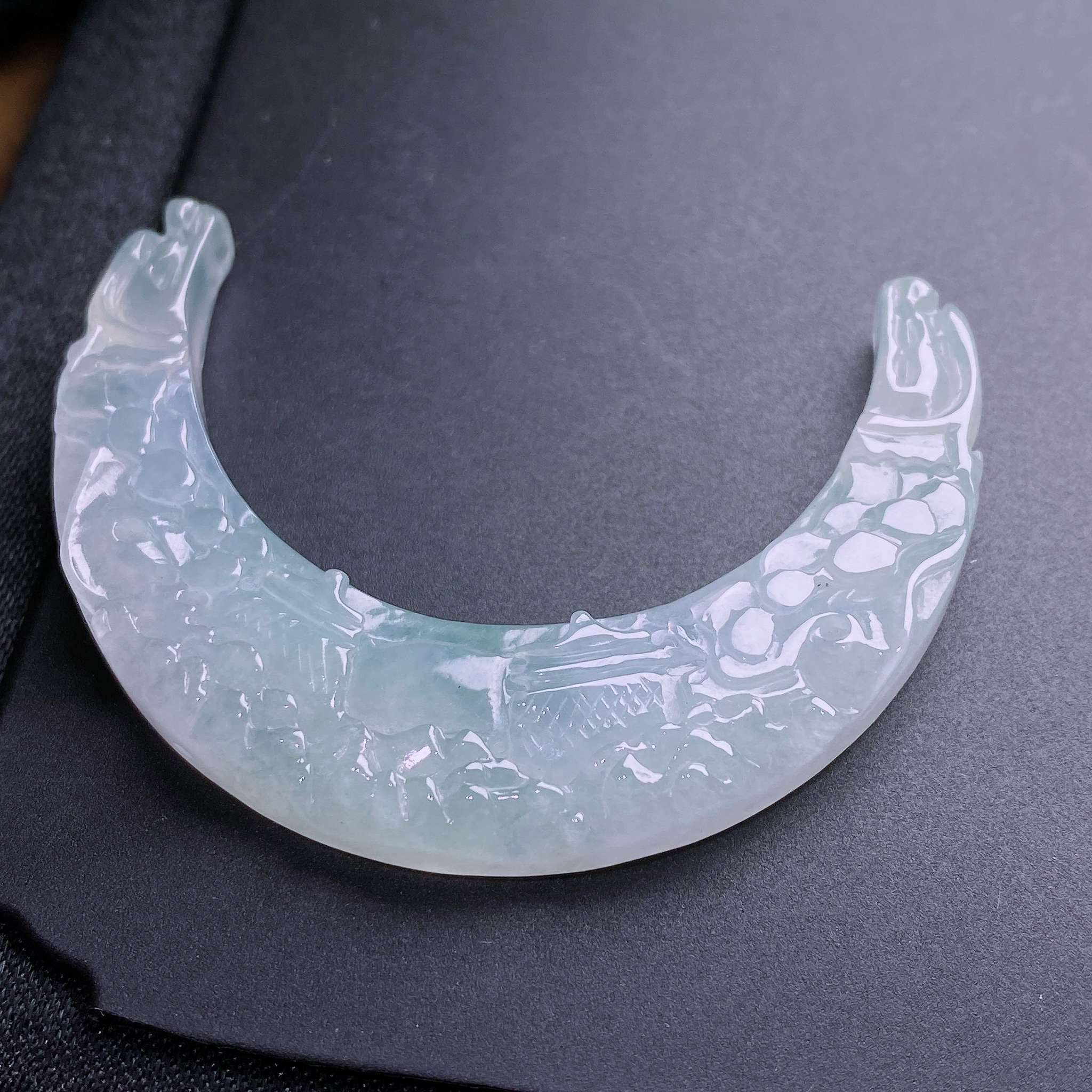 缅甸天然翡翠a货冰种山水画玉横弯条锁骨链jxry卡50-12.8-5.6mm