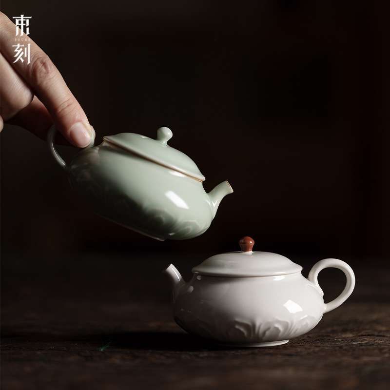 梵汝手作陶瓷浮雕玉泥草木灰扁形壶家用茶具手执泡茶壶带过滤防烫