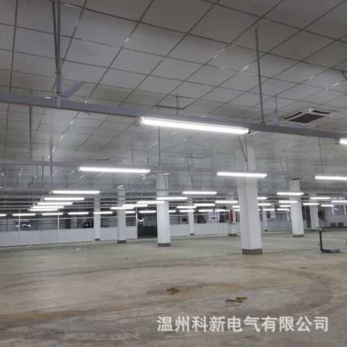塑钢母线槽缝制车间新型灯架裁剪车间滑触线压烫后整区灯架桥架灯