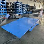 伸缩式 卸货平台月台叉车过桥搭板神器可调式 固定登车桥集装 箱装