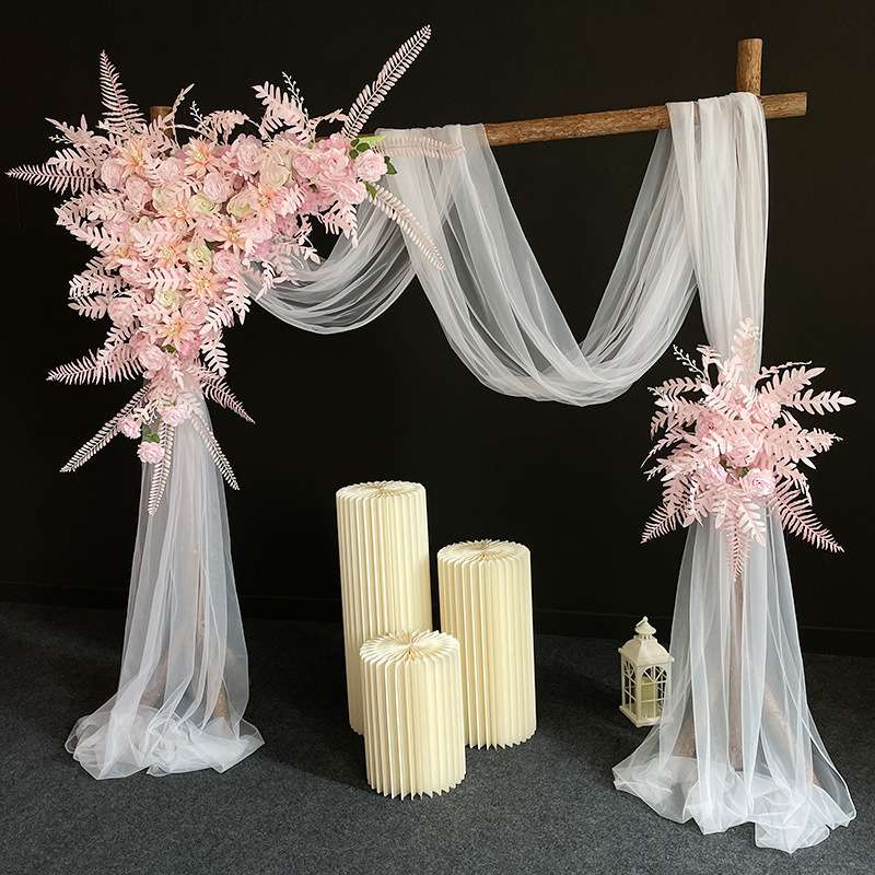 婚庆装饰木桩拱门架子户外森系婚礼场景白纱布置木门背景花架