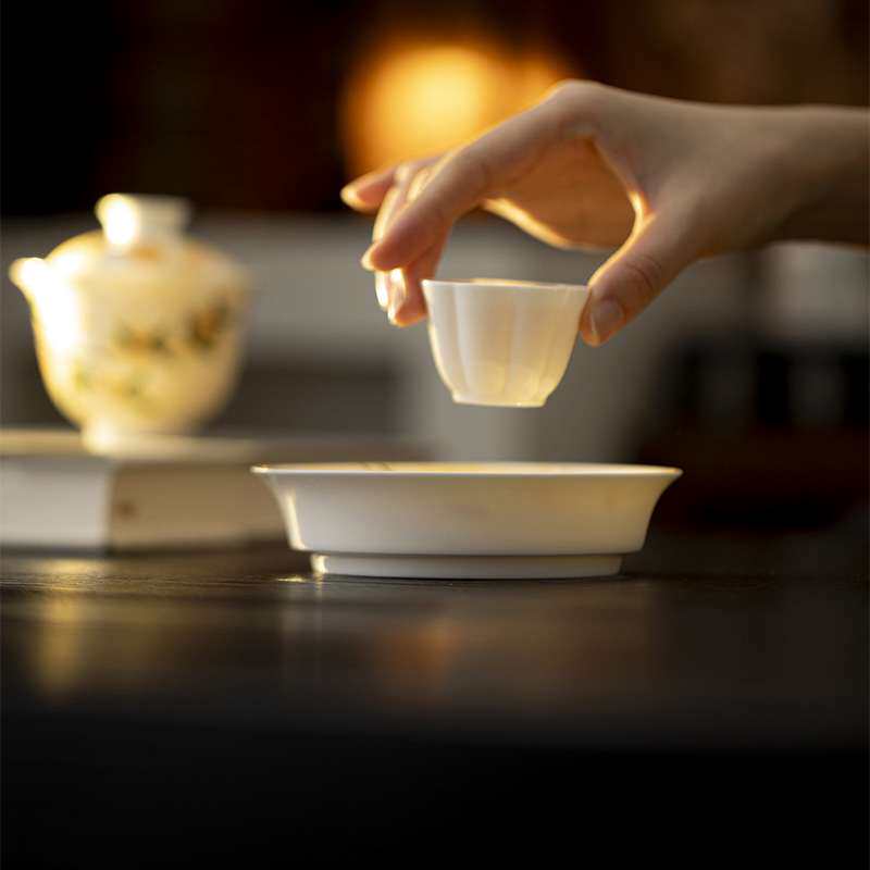 唐宋玉泥白瓷手绘桂下萌兔陶瓷壶承茶道配件圆形瓷盘茶点盘瓜果盘