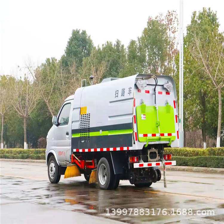 湖北程力威牌东风小康小型蓝牌扫路车厂家价格优惠可以分期采购