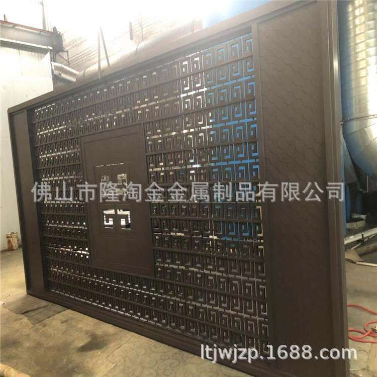 镀锌管烤漆铁艺屏风_楼盘入户庭院大型金属艺术背景隔断墙实物图