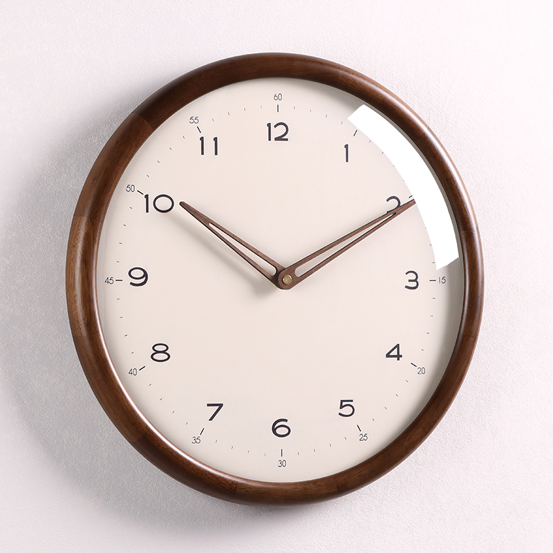 现代简约实木f挂钟客厅家用钟表2024新款免打孔时钟挂墙表高级挂
