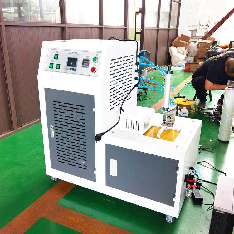 橡胶低温脆性温度测定仪塑料低温脆化试验机橡塑低温槽生产厂家