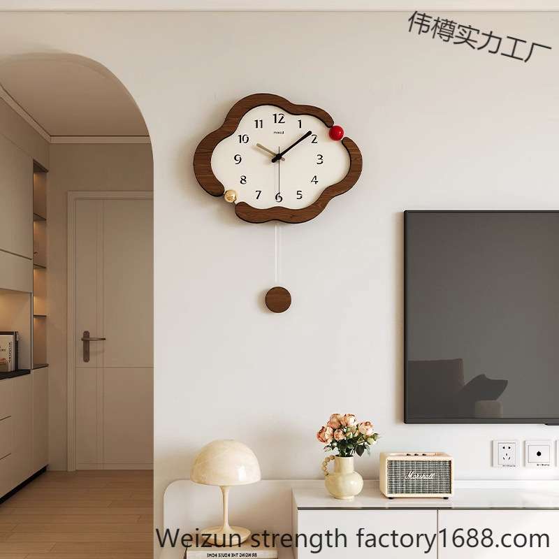 云朵奶油中古风客厅挂钟现代简约家用挂墙时钟免打孔钟表