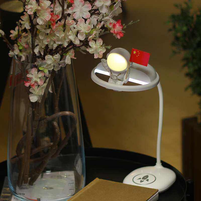 太空人台灯usb充电无极调光学生阅读护眼LED灯桌面摆件折叠小夜灯,电子元器件市场,其它元器件,淘宝优惠券,粉丝福利购,淘宝优惠卷