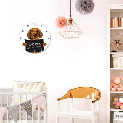 腊肠狗罪犯拍照挂钟有趣的犯罪小狗时钟家居客厅装饰餐厅墙钟跨境