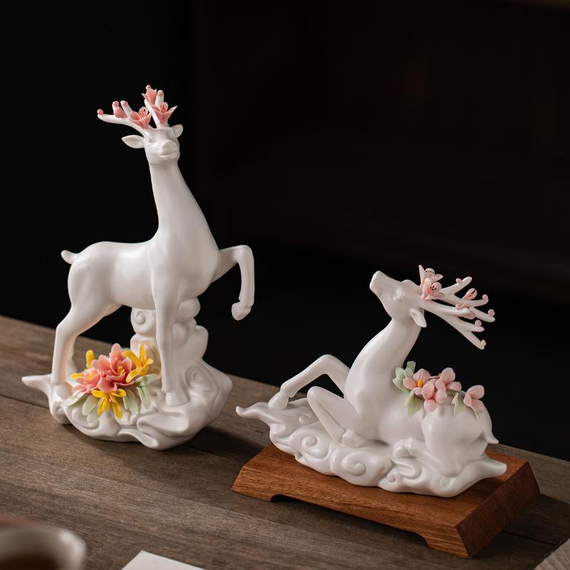 陶瓷鹿摆件大号招财客厅玄关白瓷麋鹿梅花鹿一对桌面装饰品工艺品