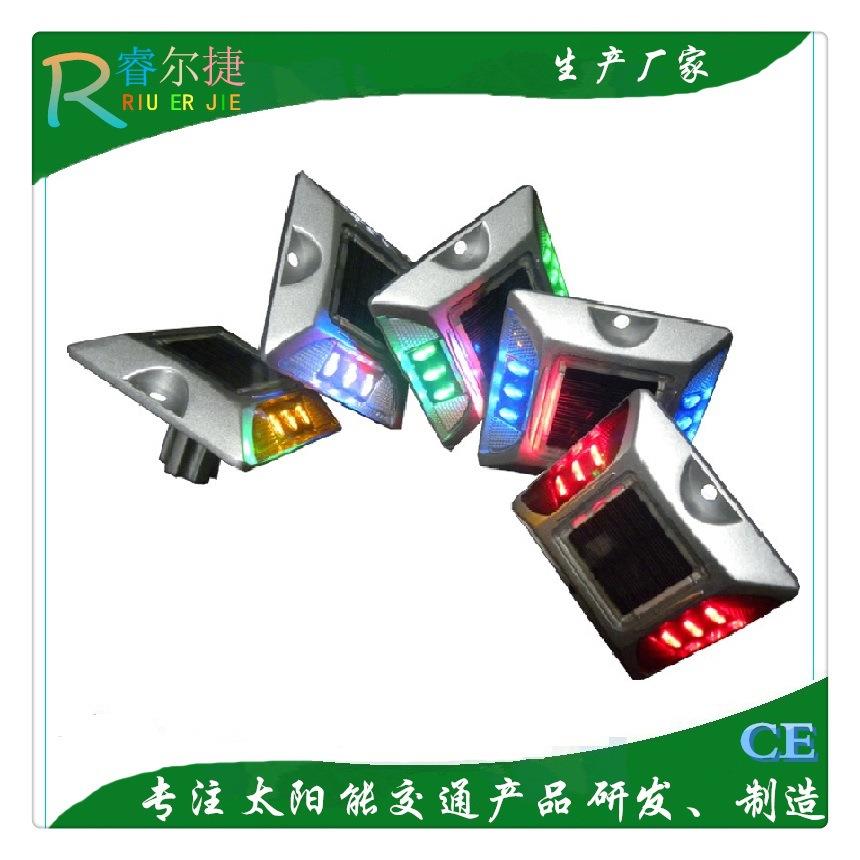 工厂直销太阳能道钉 LED铸铝反光灯 路面交通诱导灯 带脚地埋灯