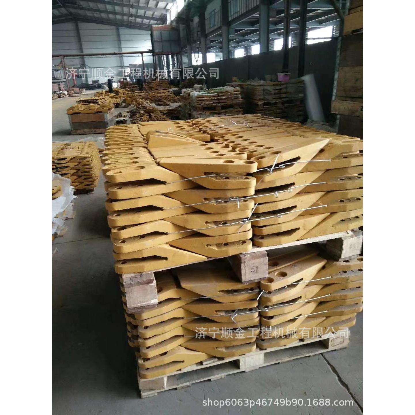 供应山工装载机SEM650652 655 50 30 656 668耐磨斗齿 中齿 边齿