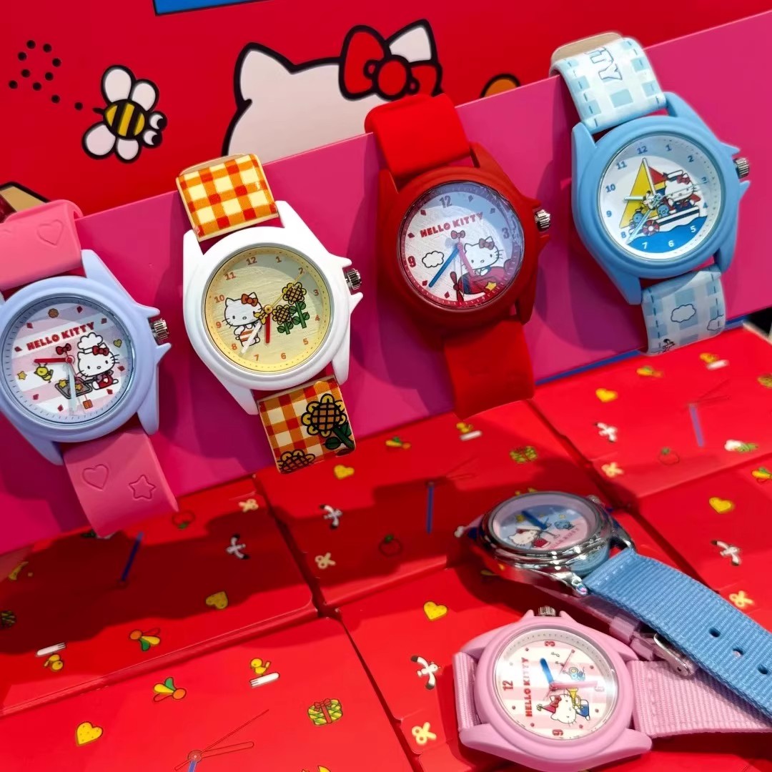 三丽鸥HelloKitty童趣时光盲盒