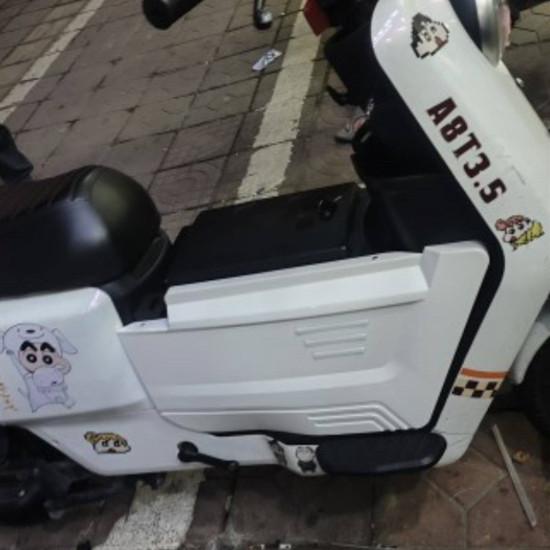 格士铃A8T中置箱储物箱可加装氛围D侧灯A9/A8T/A8L通用中箱