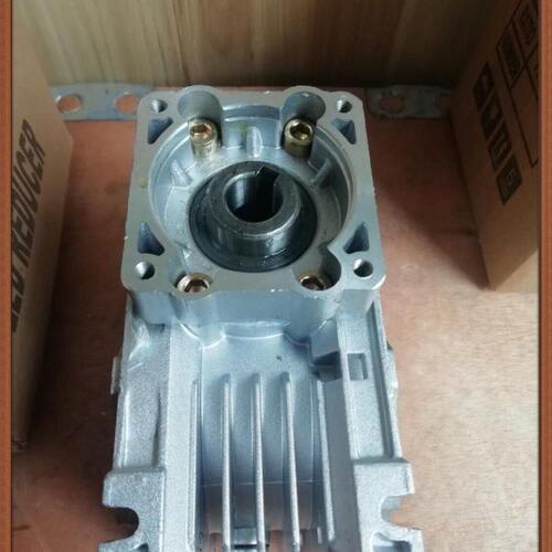 RV040减速机 速比30 法兰60*60 止口50 内孔14  涡轮蜗杆减速机