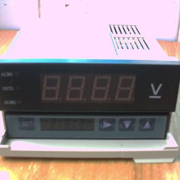 迪比隆XL4-PDV600V直流电压数显表XL4-PAV上下限交流数字仪表现货