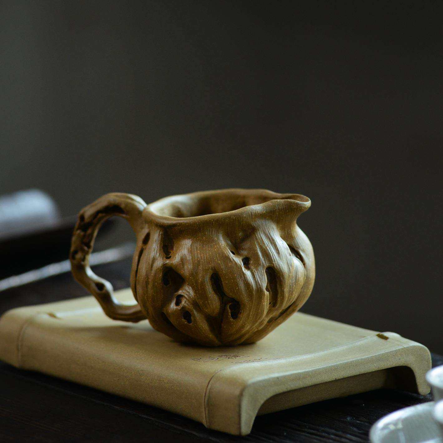 宜兴紫砂公道杯分茶器全贴花树桩带把摆件茶具