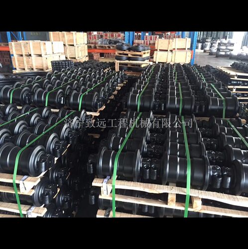 220-8配件挖掘机发动机大修 行走 回转减速 油管底盘 滤芯 挖斗等