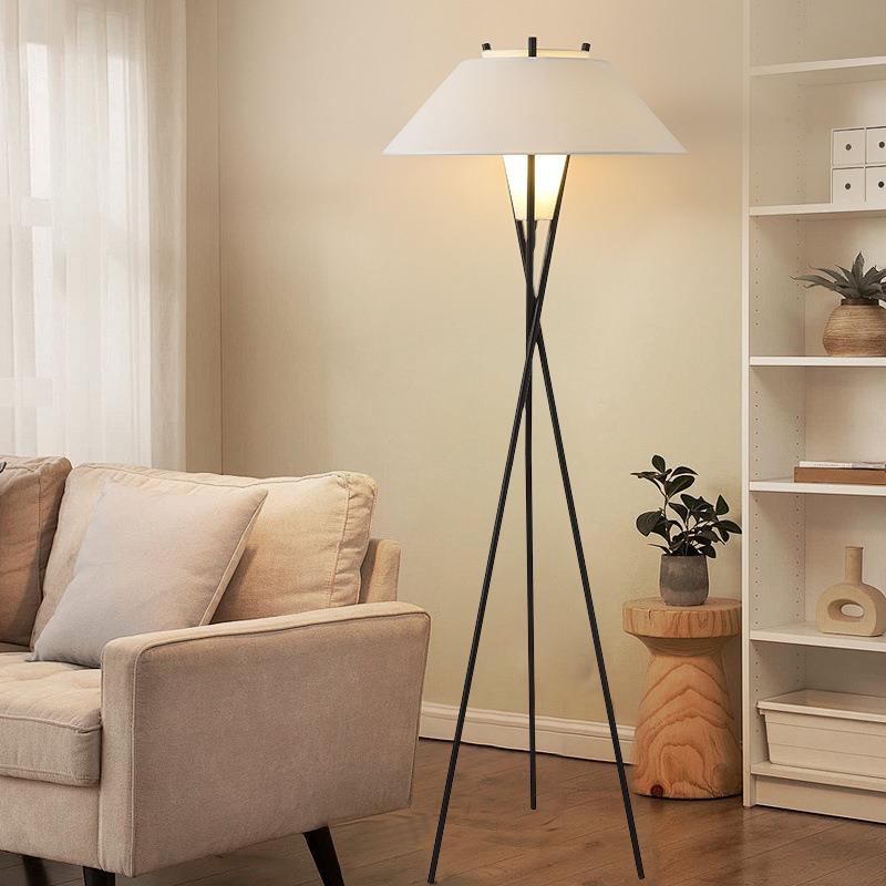 落地灯北欧客厅角落沙发书房卧室床头地灯温馨浪漫立式设计感台灯