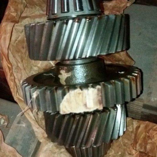 解放30分动箱/中桥驱动轴总成