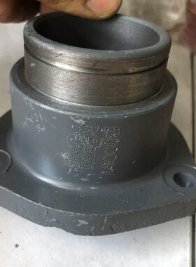 潍柴雷沃50水60龙RG蛟/收割机/粒一70号配件籽稻轴承座