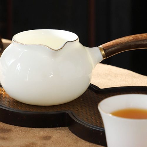 羊脂玉白瓷金边实木侧把公道杯家用陶瓷茶海客厅办公室防烫分茶器