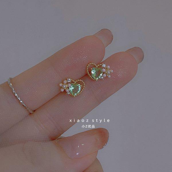 小清新绿锆石爱心耳钉！2024夏季新款时尚小巧日常爆款百搭耳饰女,节庆用品/礼品,文化创意手环,淘宝优惠券,粉丝福利购,淘宝优惠卷