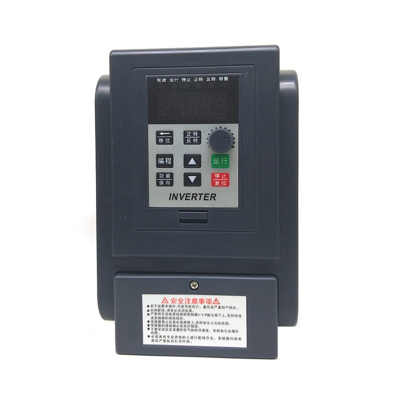 T三04相220输入 AV变频器单电机  2KWV2200输出 相2.W 38调速器