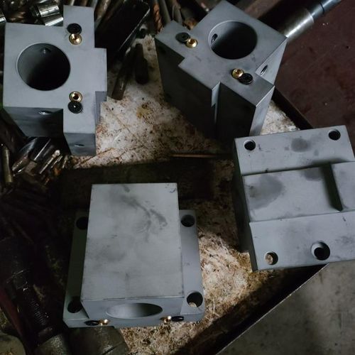 数控车床内孔刀塔刀座斜床刀杆刀座宝鑫定制方刀座数控斜车刀座