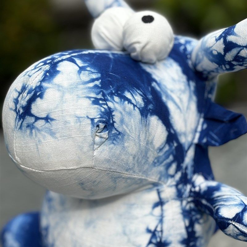 草木扎染蓝染动物布偶生肖牛公仔摆件民族白族手工布艺新年礼物