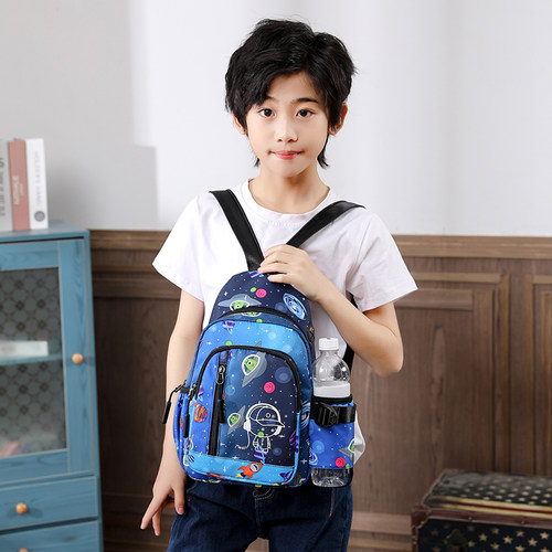 儿童背包斜挎男童小包潮时尚休闲小学生男孩子轻便户外旅游双肩包