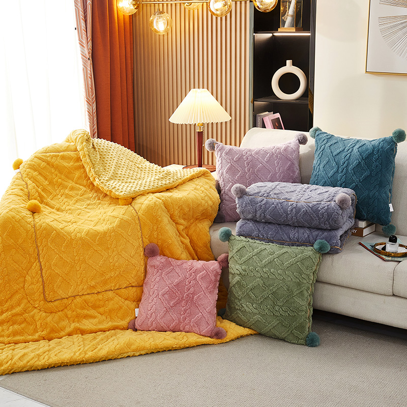 两用抱枕被子秋冬加厚塔芙绒办公C室午休豆豆被汽车靠枕被沙发靠