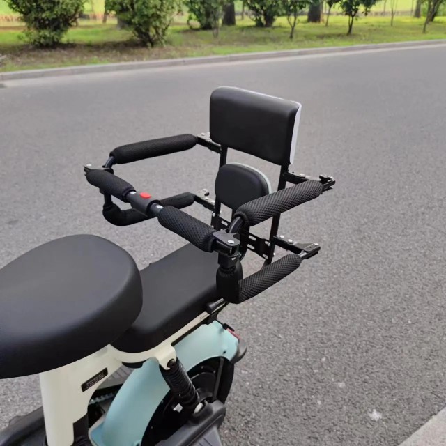 电动车可摺叠儿童後置座椅宝宝电动车小孩学生安全坐椅护栏围栏