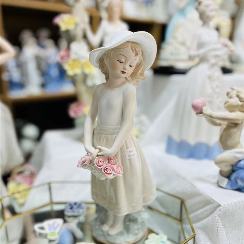 欧式家居装饰品摆件客厅酒柜饰品摆设现代房间西洋女陶瓷工艺品