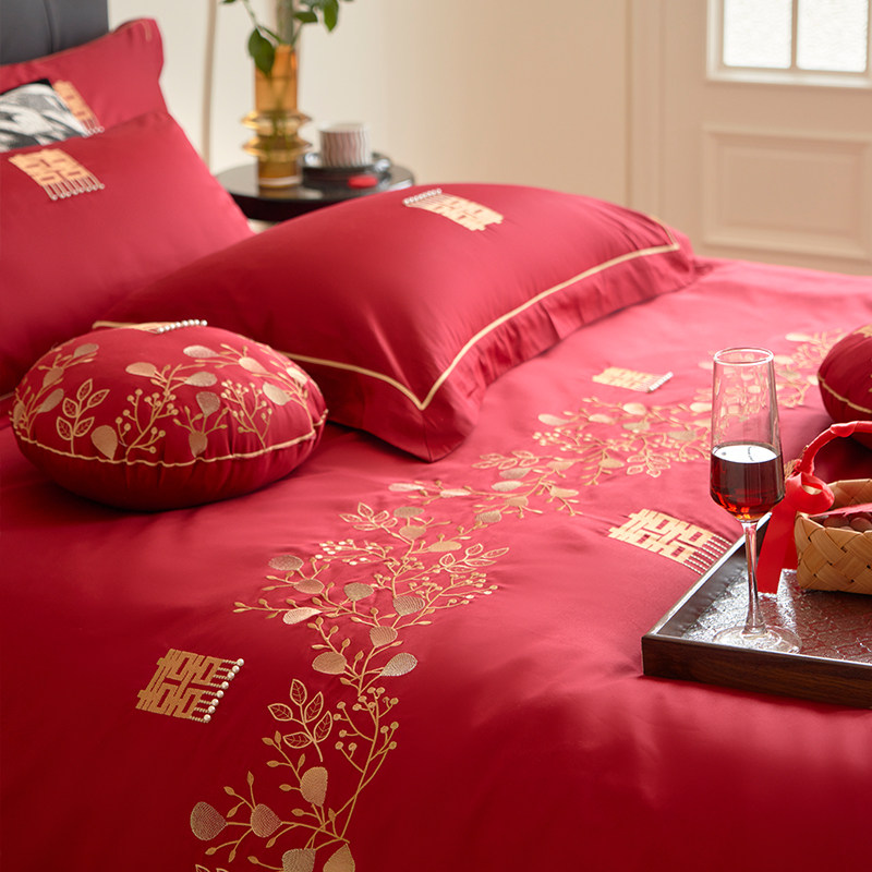 在耳边全棉刺绣四件套婚庆婚被100S新疆长绒棉贡缎床品结婚床品