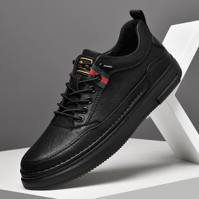 男鞋新款百搭潮流英伦商务休闲皮鞋板鞋黑色透气秋冬加绒鞋子