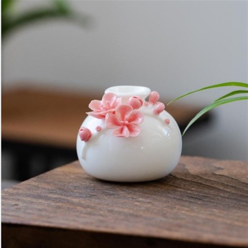 陶瓷手工捏花圆梅花瓶羊脂玉瓷温润通G透小清新花器插梅花瓷器摆