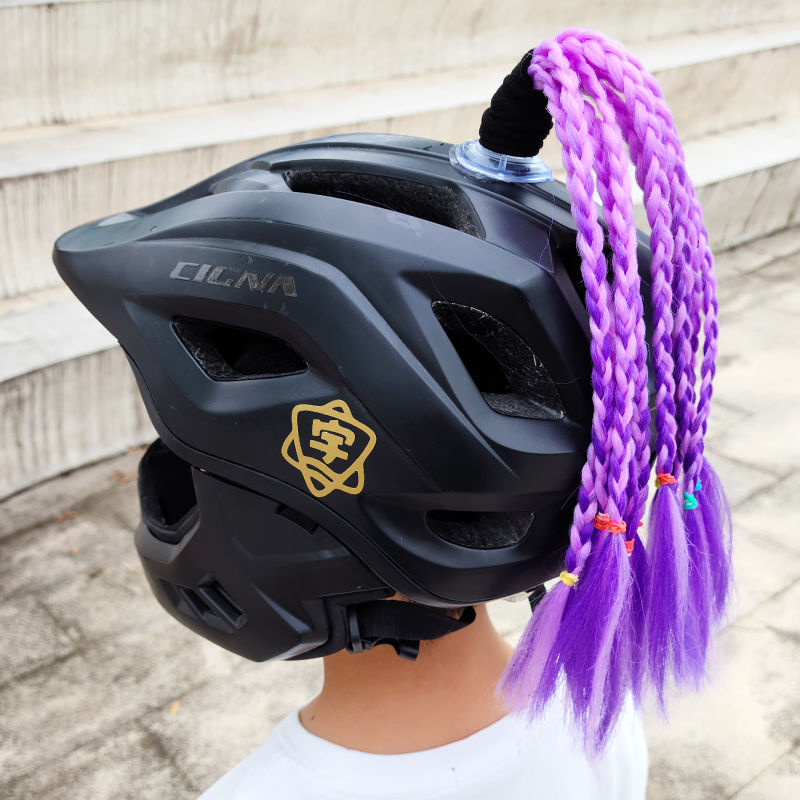 儿童平衡车头盔吸盘辫子夏季短款装饰短辫电动车机车摩托头盔短辫