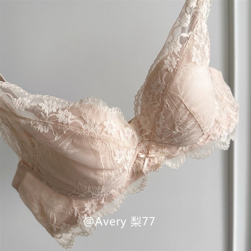 法式纯欲蕾丝小胸聚拢显大aa杯内衣女无钢圈调整型收副乳文胸罩