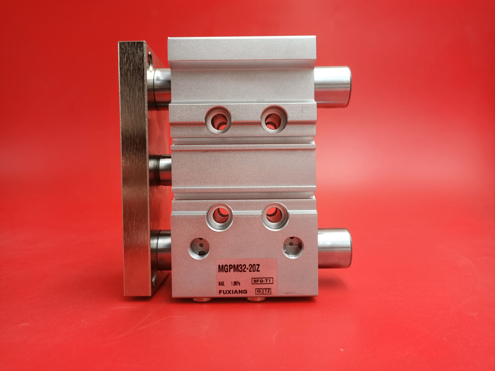 三轴气缸 MGPM25-50Z MqGPM25-55Z MGPM25-60Z MGPM25-65Z导杆气