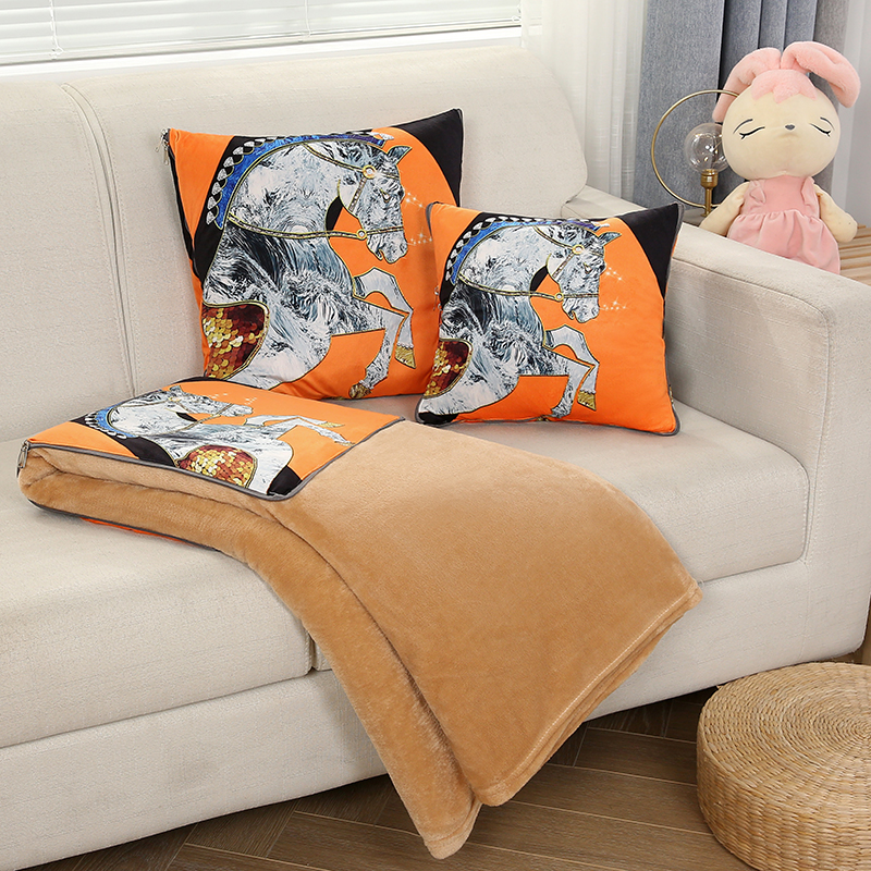可定制汽车抱枕被子两用办公室午休毯沙发靠垫空调被绒折叠二合一