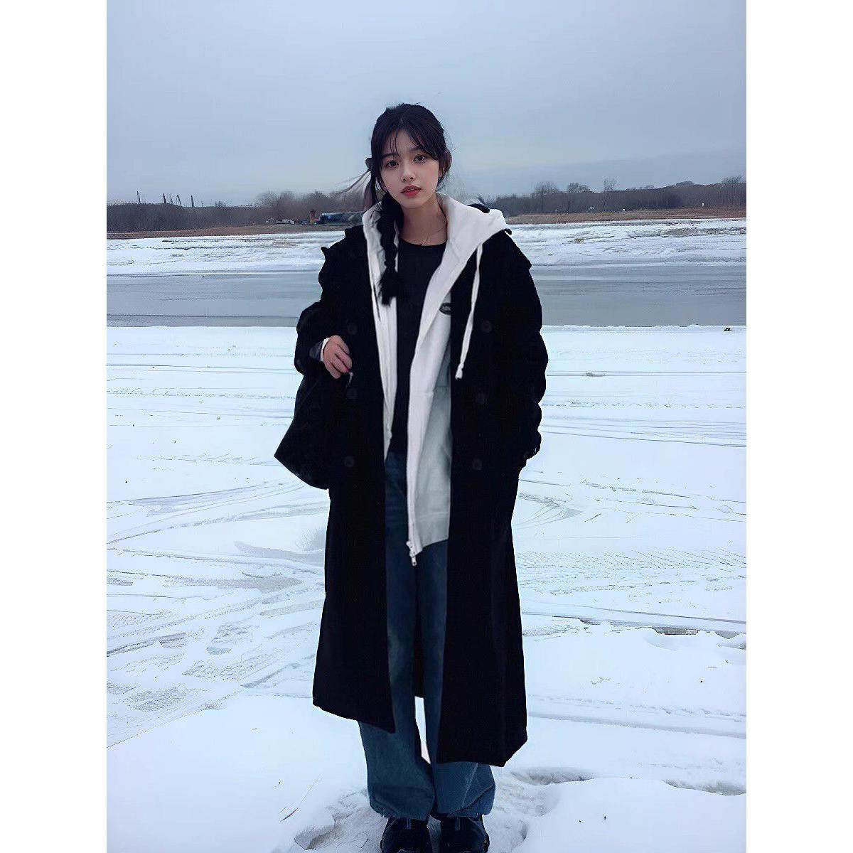 黑色西装毛呢大衣女高级感2025秋冬季新款赫本风加厚正肩呢子外套