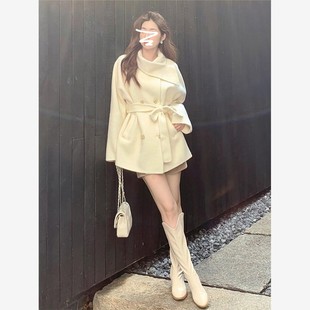 韩系高级感白色毛呢大衣女秋冬季2025新款小个子香风短款呢子外套