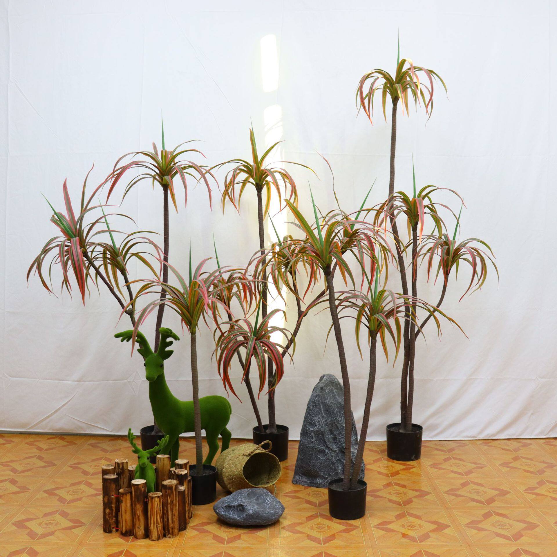 绿植秋色红边巴西铁树盆栽室内客厅橱窗装饰落地摆件植物仿真绿植