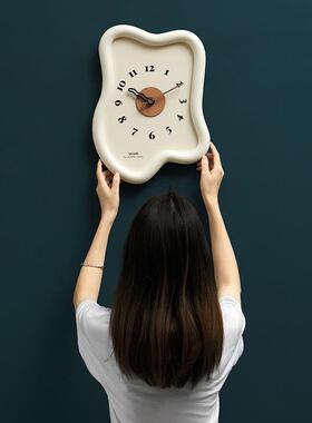 ozoomw奶油风TYOS358厅挂钟钟现代简约表家用餐厅大气时客钟挂墙