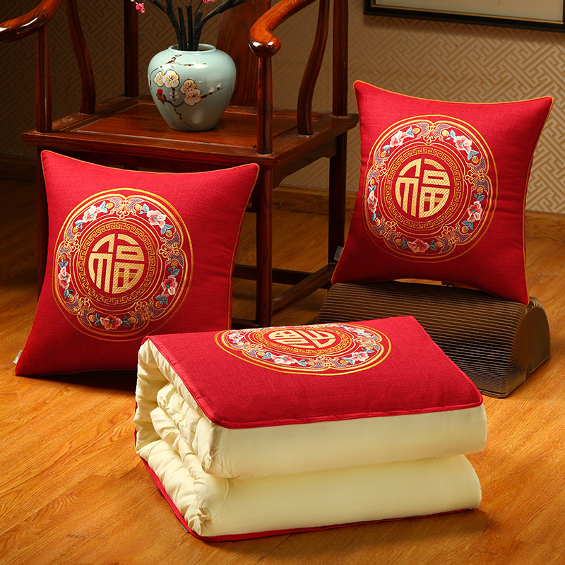 中式抱枕a被子两用红色汽车靠枕被子二合一多功能车载可折叠抱枕