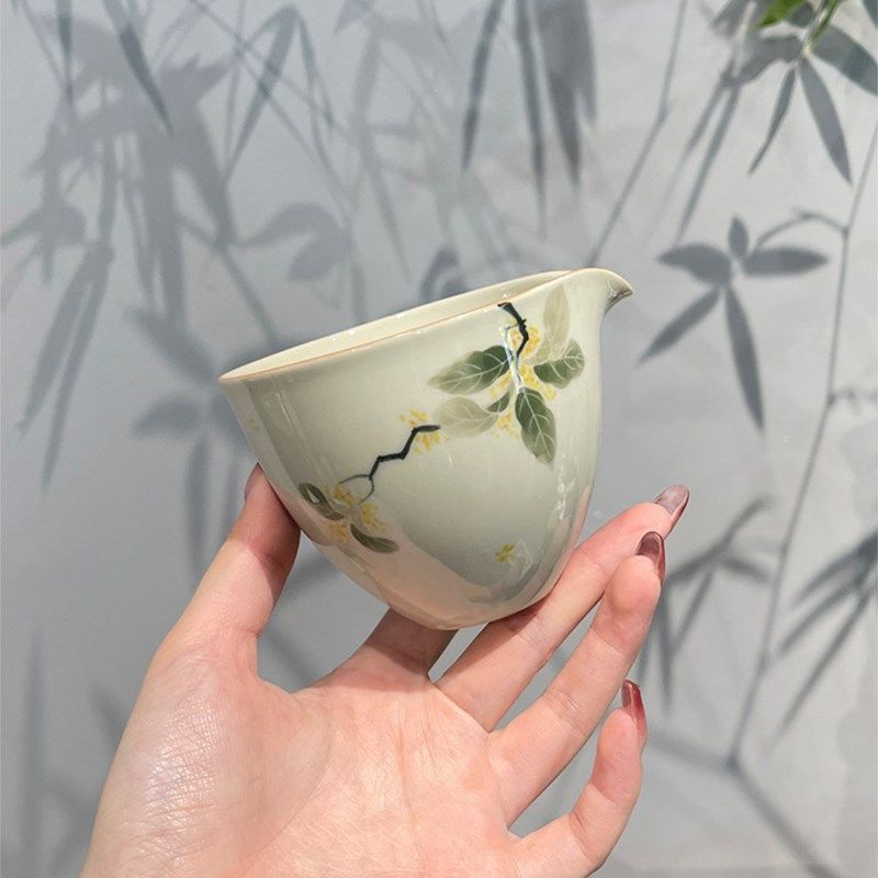 惊蛰 手绘丹桂半月公道杯陶瓷分茶器高级功夫茶具茶海单个公杯,餐饮具,公道杯,淘宝优惠券,粉丝福利购,淘宝优惠卷