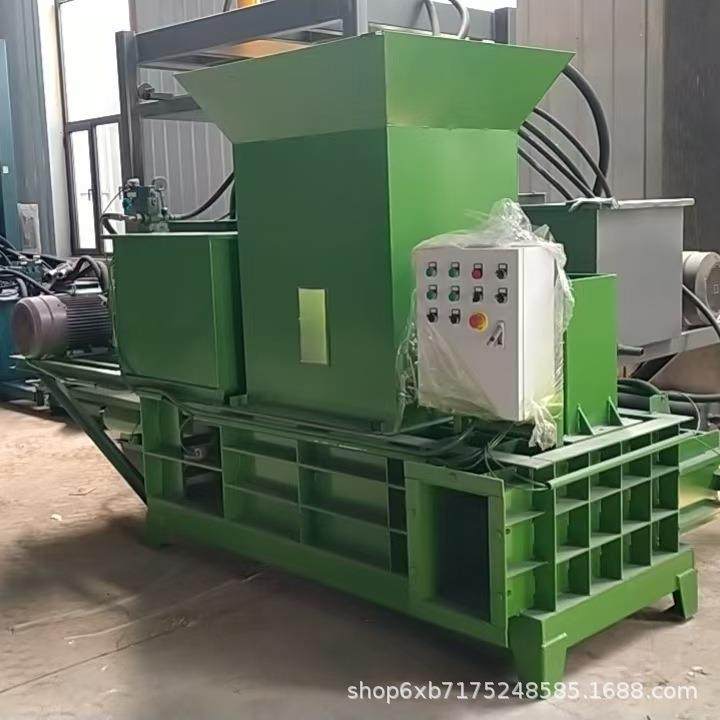 牛羊饲料发酵草料压块机青储饲料液压压稻壳玉米秸秆液压打包机