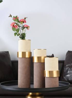 现代轻关奢样板间玄售楼处软装摆皮革花器客厅金属环质H083花插皮